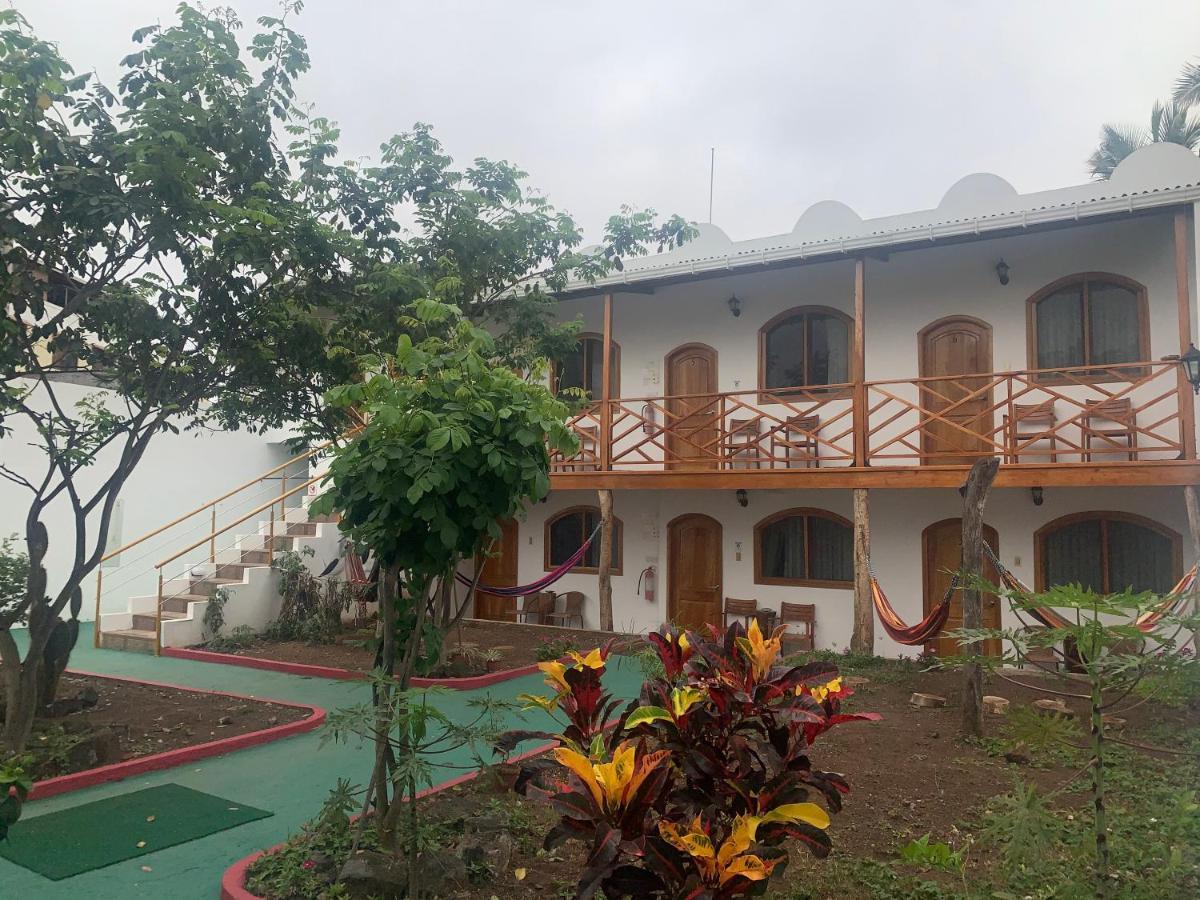 Hostal White House Galapagos Puerto Ayora  Kültér fotó