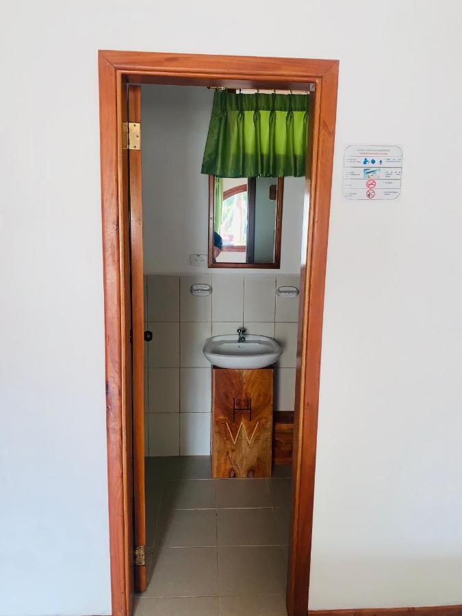 Hostal White House Galapagos Puerto Ayora  Kültér fotó