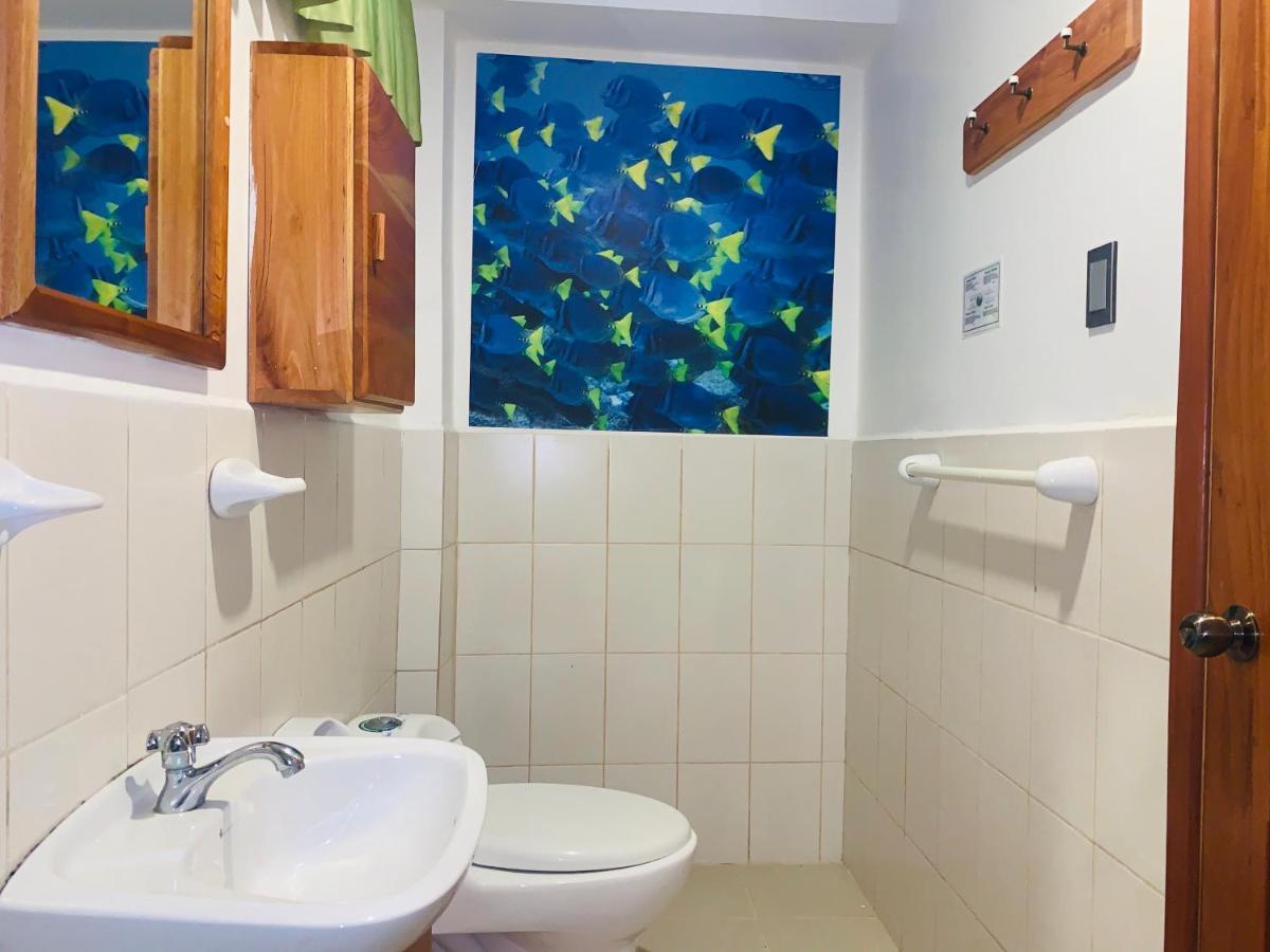 Hostal White House Galapagos Puerto Ayora  Kültér fotó