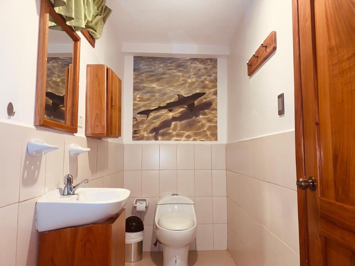 Hostal White House Galapagos Puerto Ayora  Kültér fotó