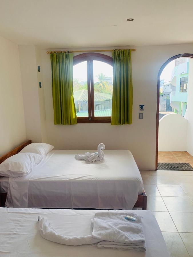 Hostal White House Galapagos Puerto Ayora  Kültér fotó
