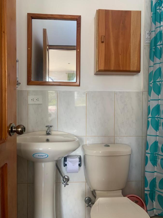 Hostal White House Galapagos Puerto Ayora  Kültér fotó