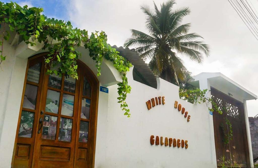 Hostal White House Galapagos Puerto Ayora  Kültér fotó
