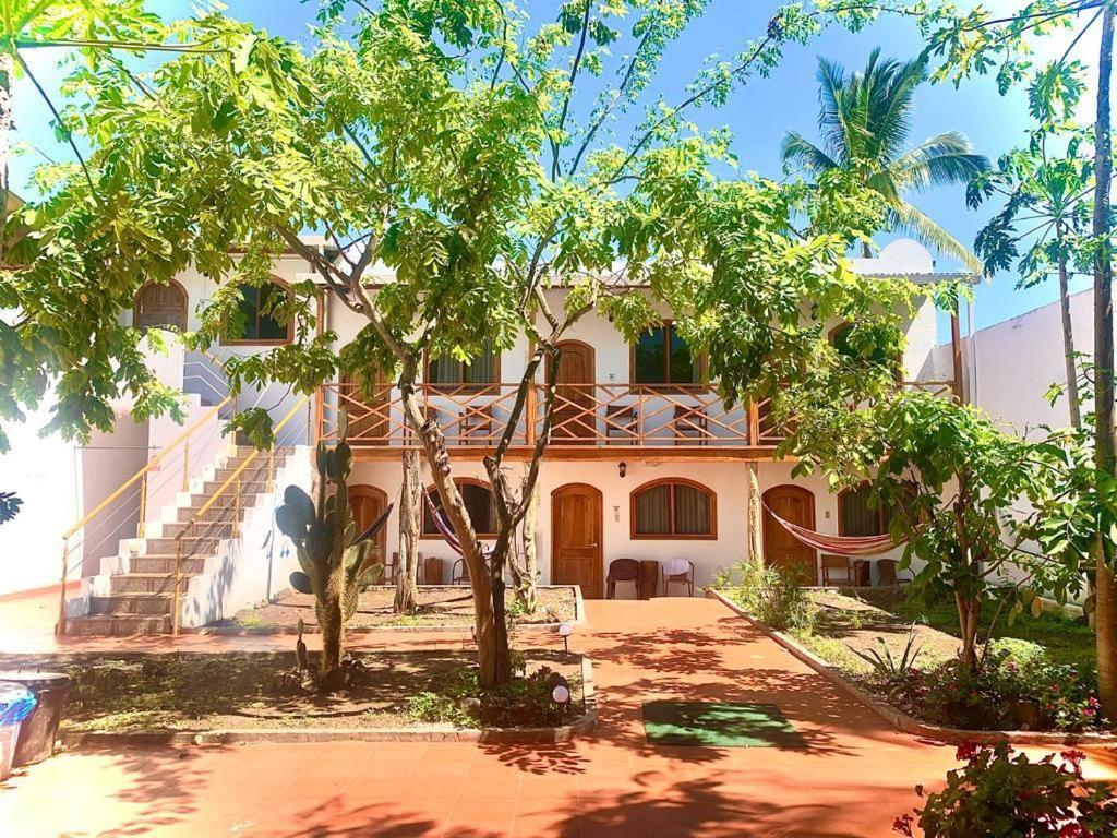 Hostal White House Galapagos Puerto Ayora  Kültér fotó