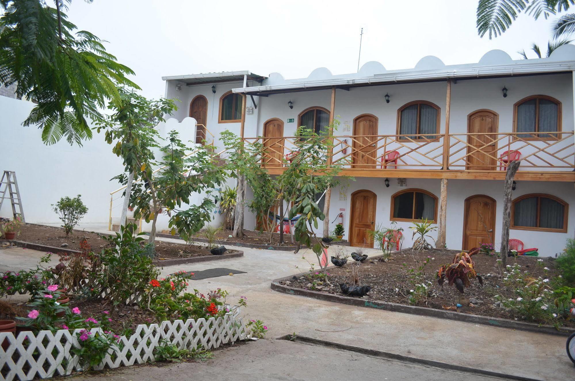 Hostal White House Galapagos Puerto Ayora  Kültér fotó