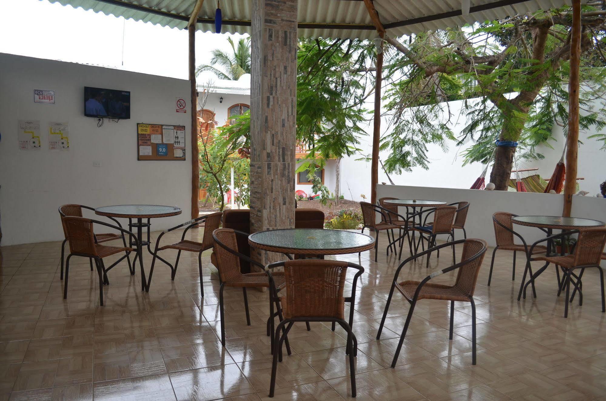 Hostal White House Galapagos Puerto Ayora  Kültér fotó