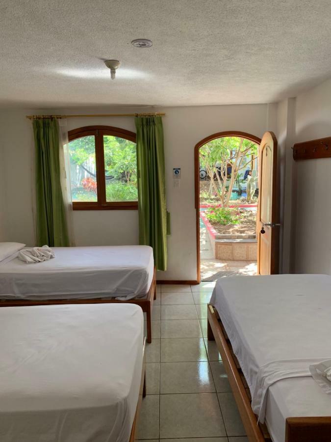 Hostal White House Galapagos Puerto Ayora  Kültér fotó